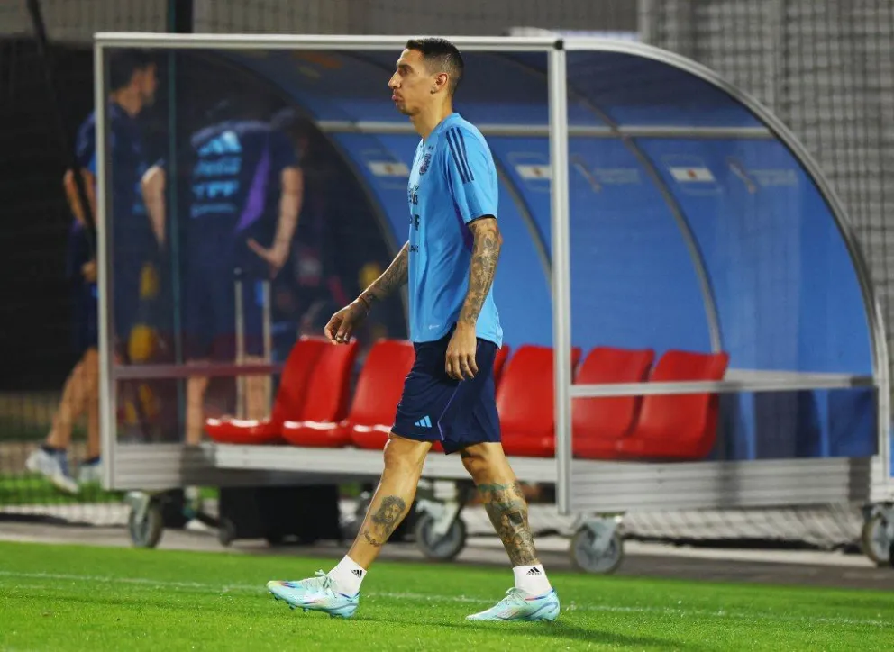 Con Di María trabajando de manera diferenciada, Scaloni probó dos equipos pensando en Países Bajos