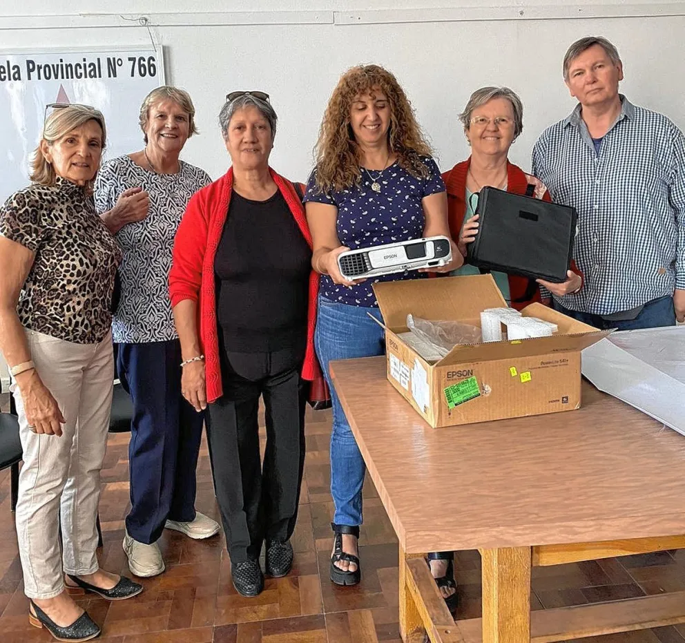 La Promoción '72 del Colegio Nacional Perito Moreno sigue agradeciendo