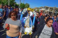 Una importante cantidad de fieles participaron de la procesión por el Día de la Virgen