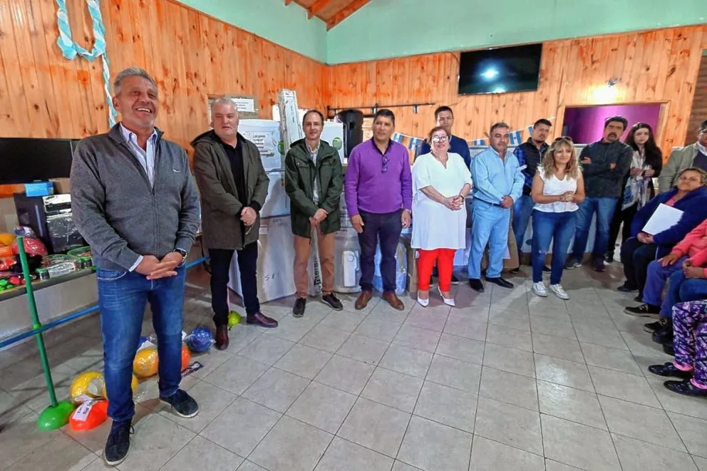 Arcioni: “Uno tiene la obligación de gobernar absolutamente para todos, y así lo demostramos en cada una de las localidades”