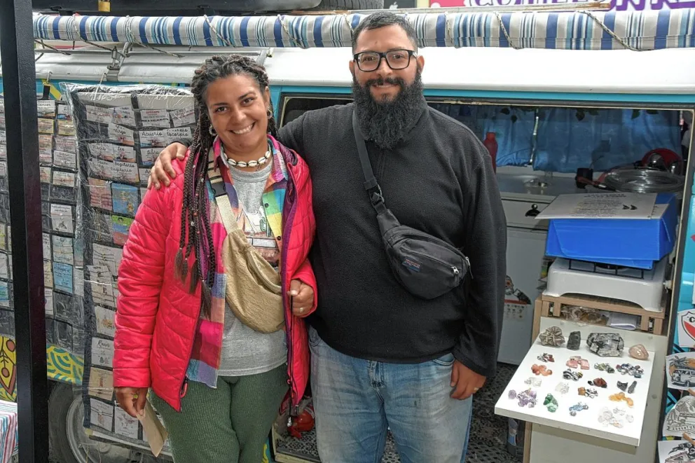 Viajar como estilo de vida: refaccionaron una combi y recorren el país