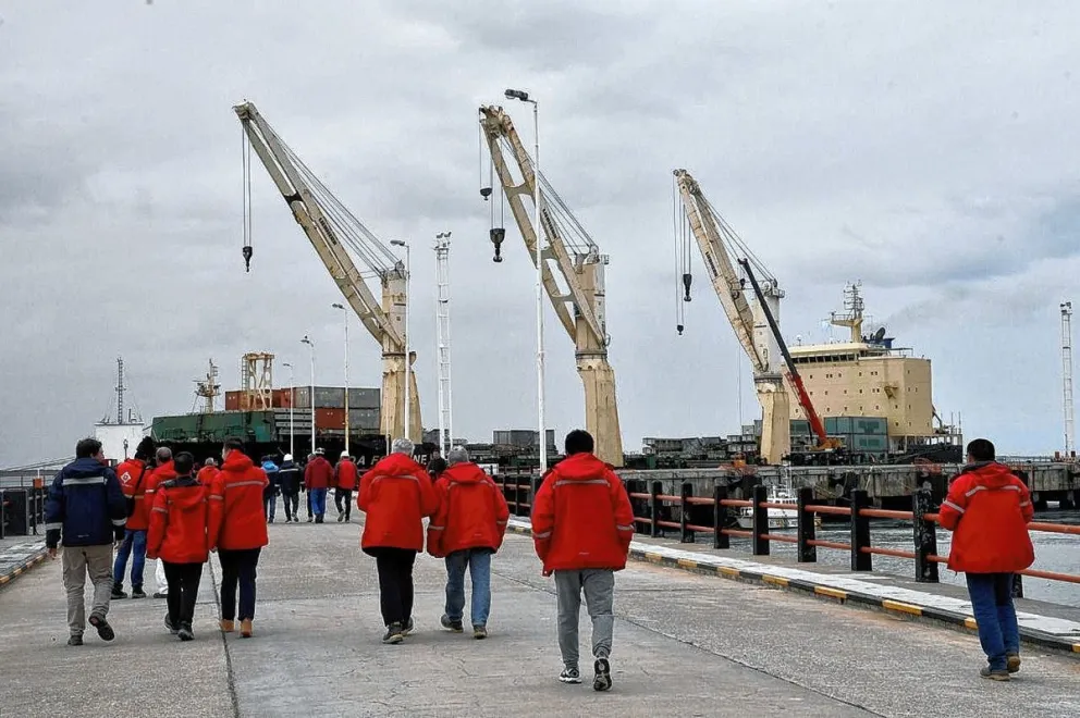 Central Hidroeléctrica Gobernador Jorge Cepernic: Santa Cruz recibió la primera turbina para las represas
