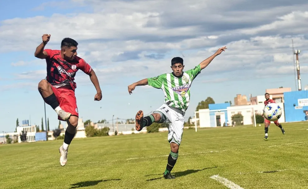 Victoria apretada de Huracán para defenderla con alma y vida en Río Gallegos
