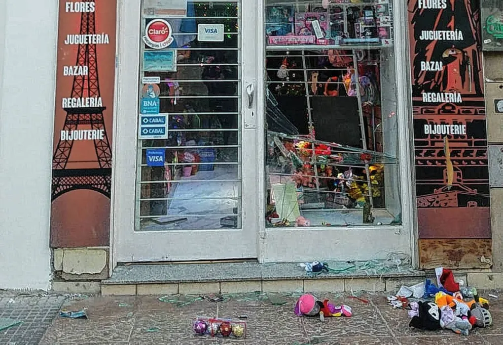 Hubo daños en locales céntricos durante los festejos de Argentina finalista 