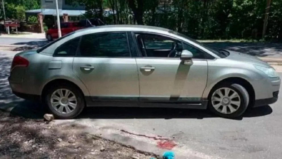 Insólito accidente fatal en Córdoba: una mujer murió aplastada por su auto mientras lo arreglaba