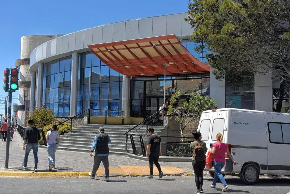 En caso de festejos, el domingo habilitarían dos accesos en calle San Martín y habría cacheos preventivos para poder ingresar