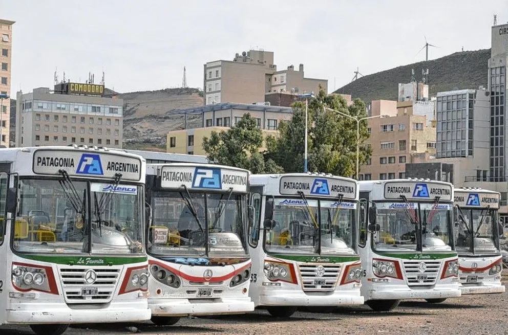 Hoy el transporte público dejará de funcionar a las 12 horas