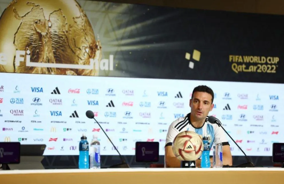 Scaloni y el futuro de Messi: "Hay que guardarle la 10 para el próximo Mundial"