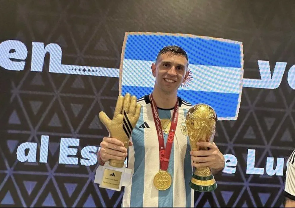 "Dibu" Martínez, el arquero que rompió todos los moldes y llevó a la Selección hacia la gloria