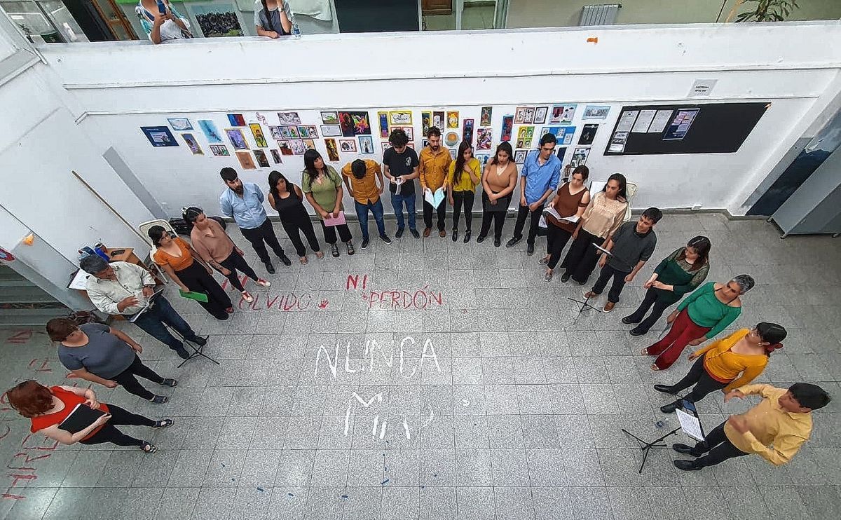 El Ensamble Vocal Patagónico se presentará hoy en la Vecinal del Barrio General Mosconi