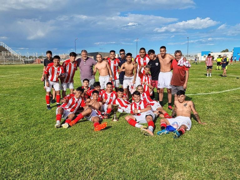 Paco Roca Soccer Deportivo Roca campeón en Reserva | Diario Crónica
