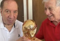 Carlos Bilardo y Pachamé se reencontraron con la Copa del Mundo