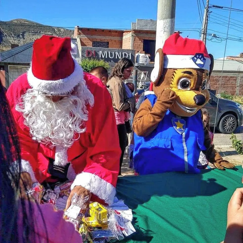 El Destacamento 3 de Bomberos sale hoy a cosechar sonrisas en Zona Norte