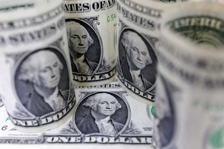 El dólar blue cerró la semana en baja