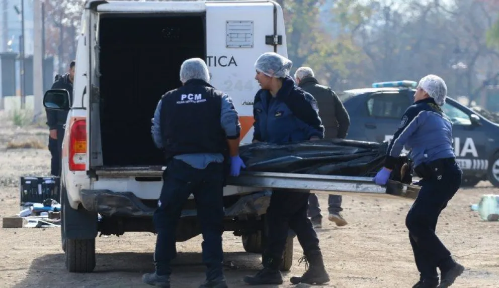 Tragedia en Mendoza: perdió el control de su camioneta, volcó y murió atrapado