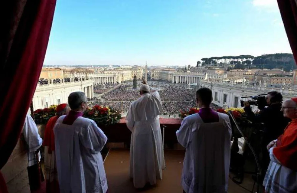 El mundo vive una grave carestía de paz, dice el papa Francisco en su mensaje de Navidad
