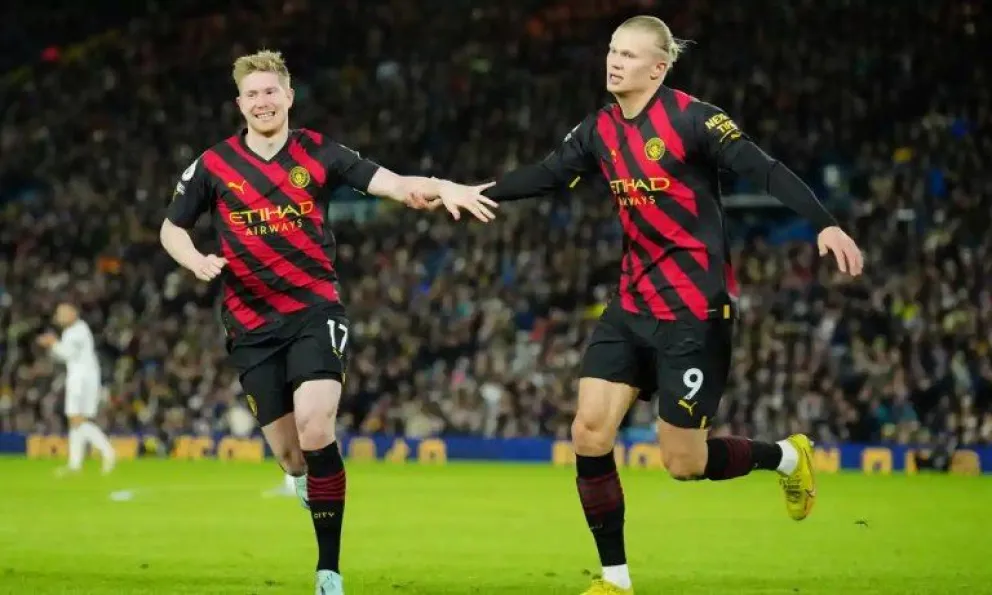 Sin Julián Álvarez, el Manchester City ganó y sigue de cerca al Arsenal