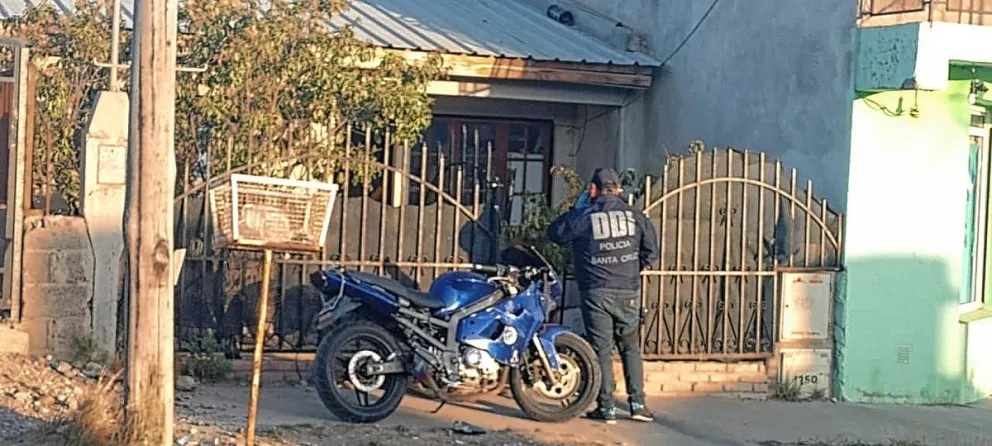 Puerto Deseado: Secuestran armas de fuego y una moto en un hecho por amenazas