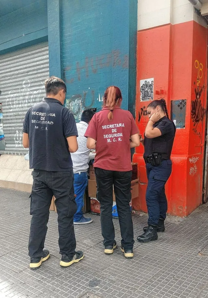 La pirotecnia volvió a estar presente en los diferentes barrios de la ciudad