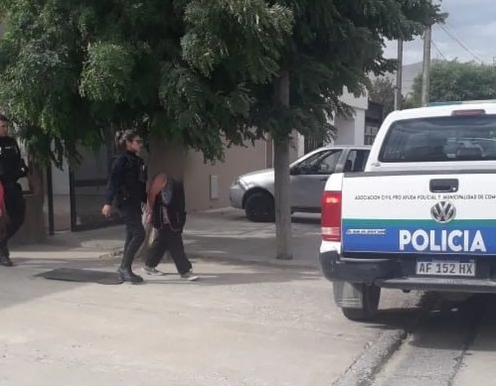 Detuvieron a una trabajadora de casa particular por robar dólares 