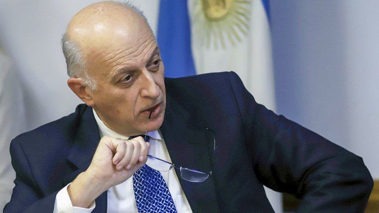 El procurador Casal recomendó a la Corte que frene la transferencia de tierras del Ejército a la Comunidad Mapuche