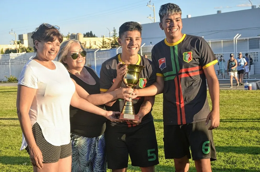 Deportivo Portugués festejó en los penales