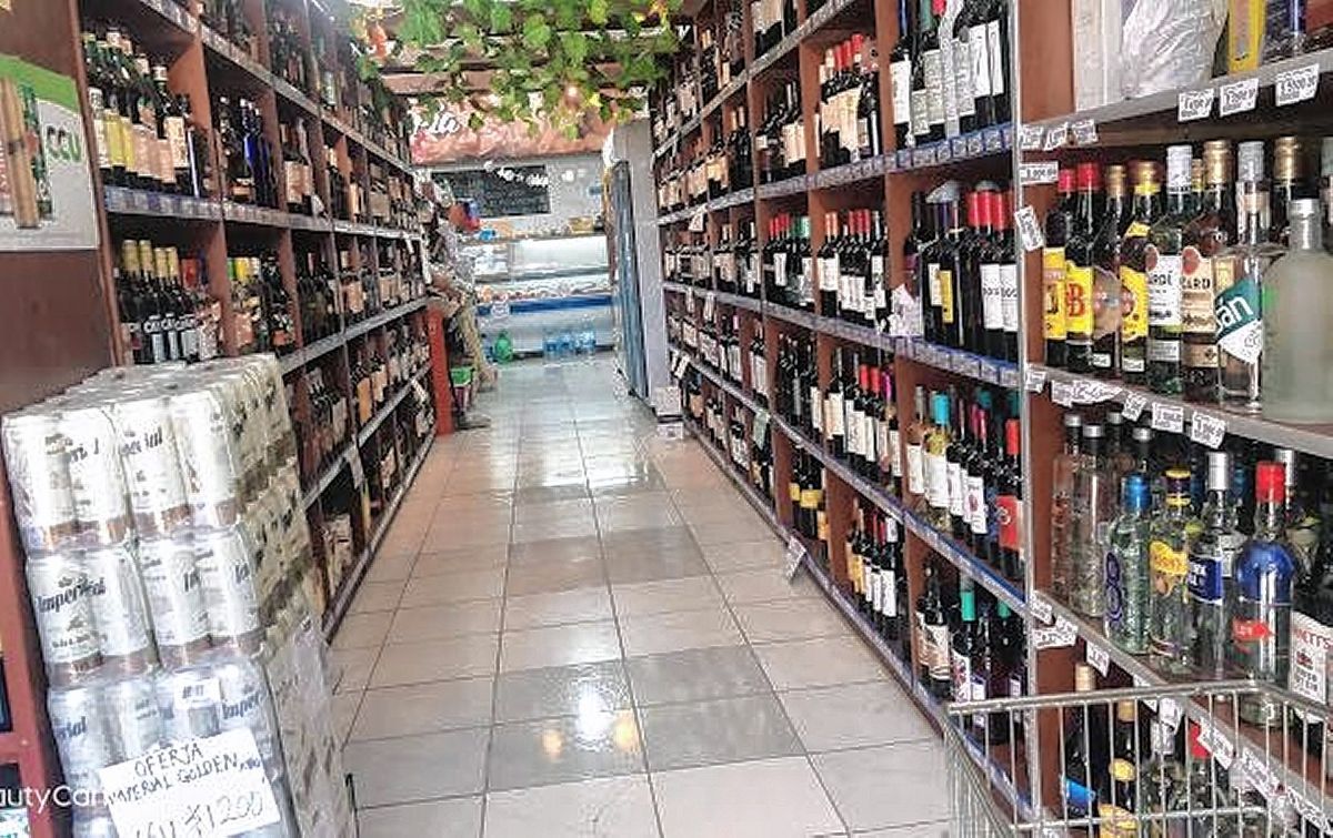 En violento atraco golpean a comerciante chino delante de su mujer y su hija, y le roban cerca de medio millón de pesos
