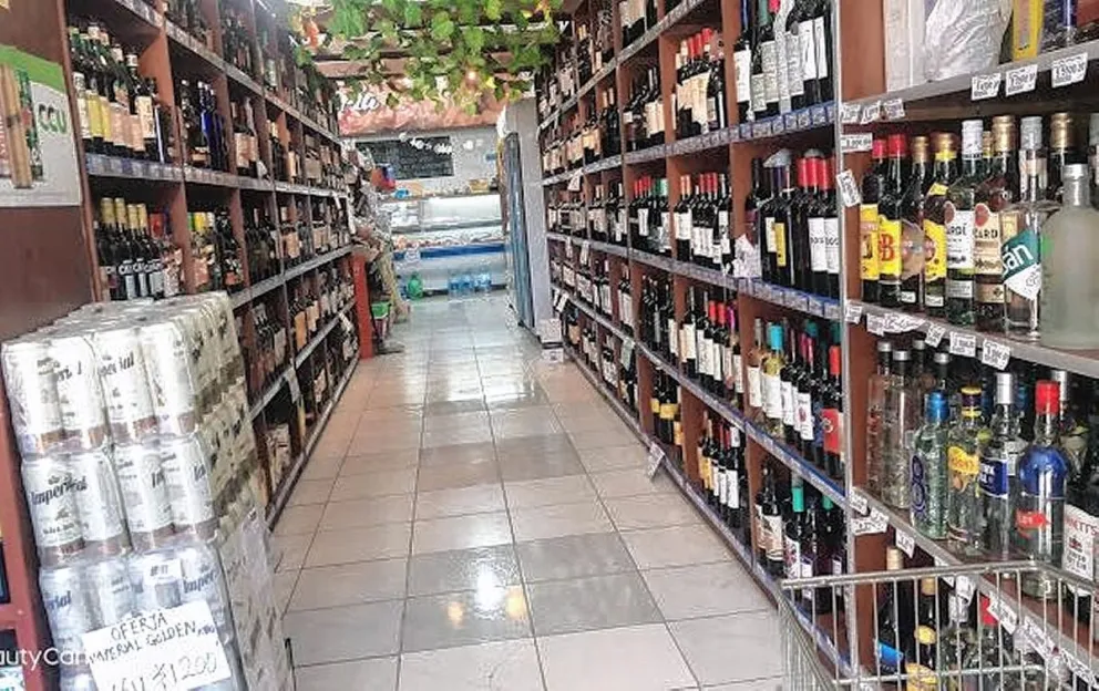En violento atraco golpean a comerciante chino delante de su mujer y su hija, y le roban cerca de medio millón de pesos