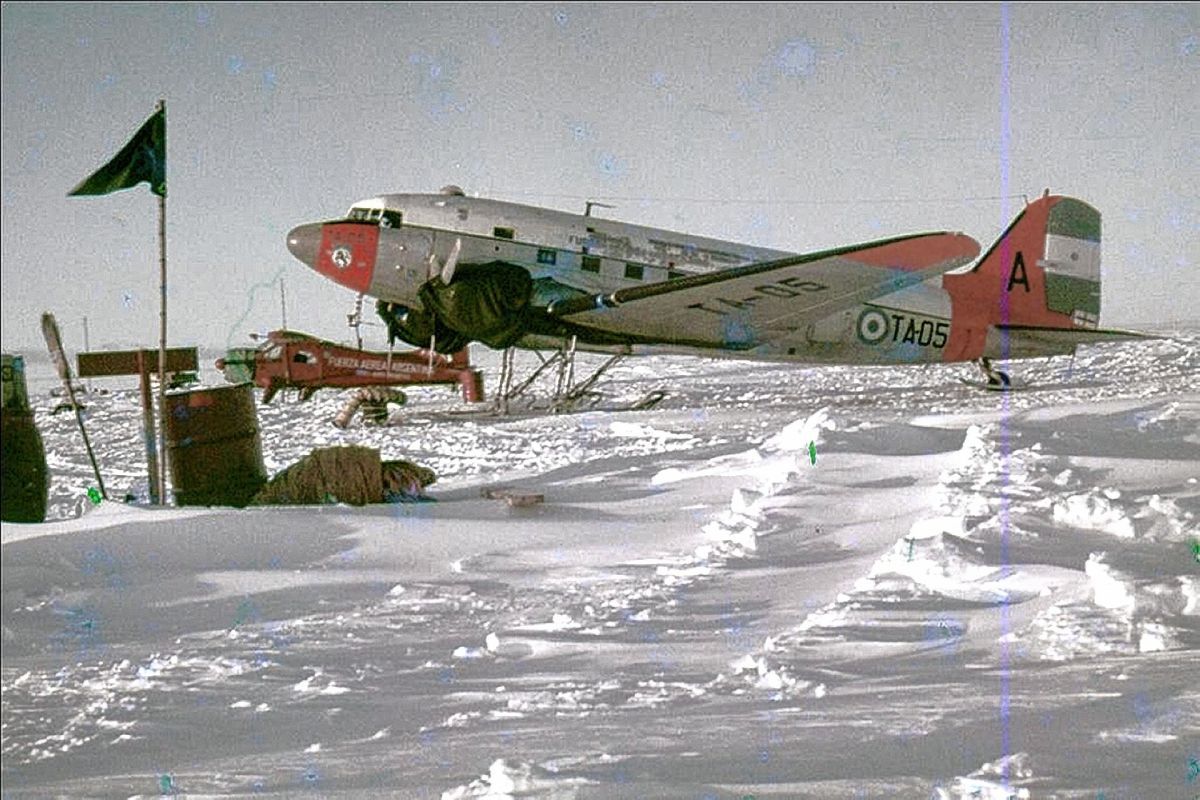 Primer vuelo argentino al Polo Sur