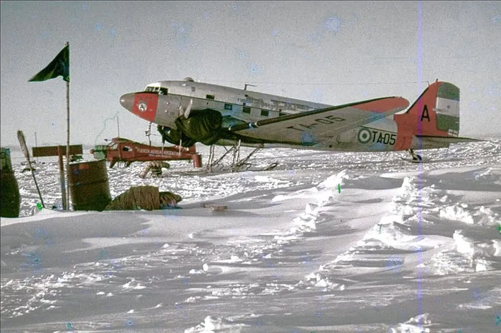 Primer vuelo argentino al Polo Sur