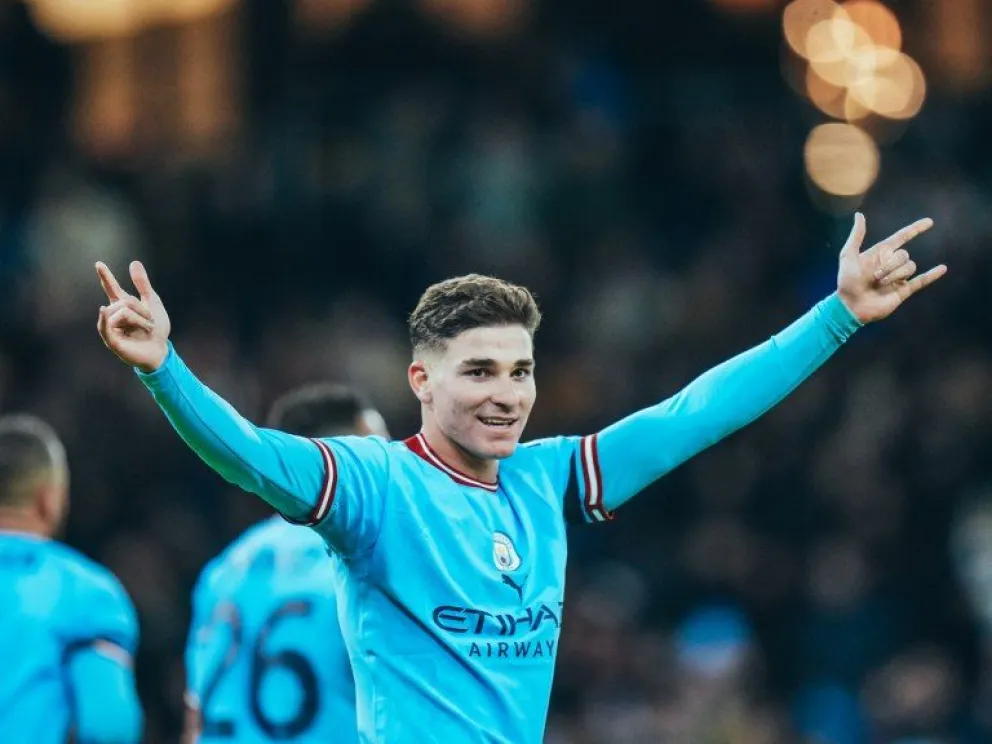 Julián Álvarez volvió a convertir y Manchester City goleó al Chelsea en la FA Cup