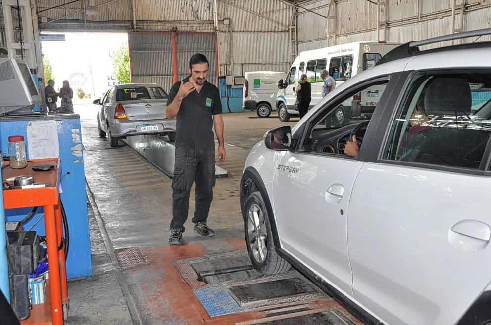 Un promedio de 80 vehículos por día tramita la Verificación Técnica Vehicular