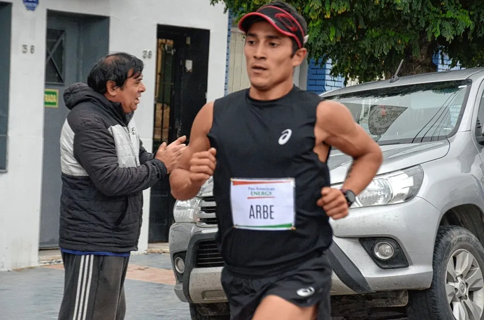 Joaquín Arbe viene por el tricampeonato