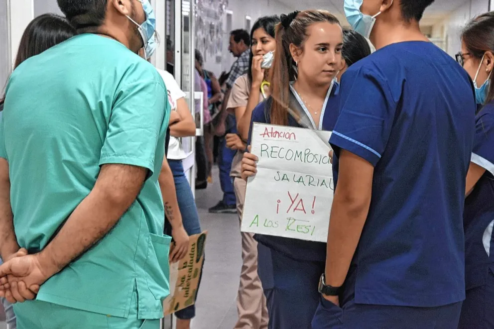 Tras el paro de médicos, convocaron  al gremio a una reunión con el gobierno