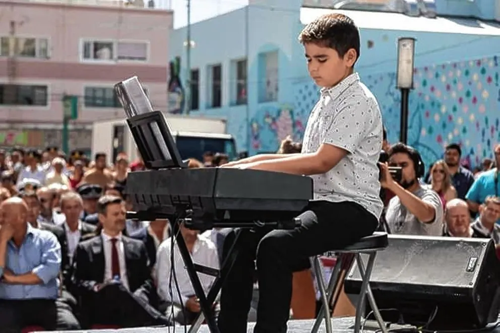 Con solo 12 años, Ian Süther sigue  avanzando en su carrera como pianista