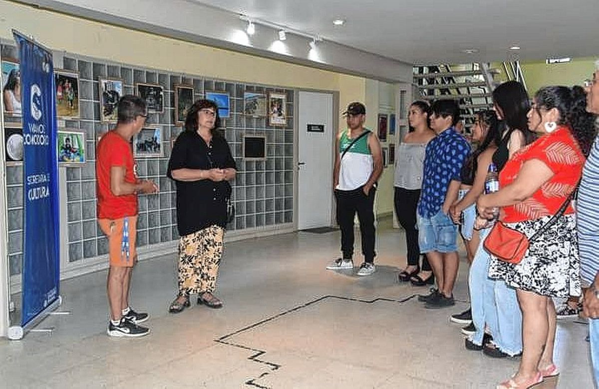 Invitan a la comunidad a visitar la muestra del curso municipal de fotografía