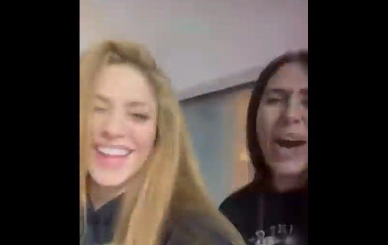 Video: Shakira celebró con amigas y fans el éxito del hit contra Piqué