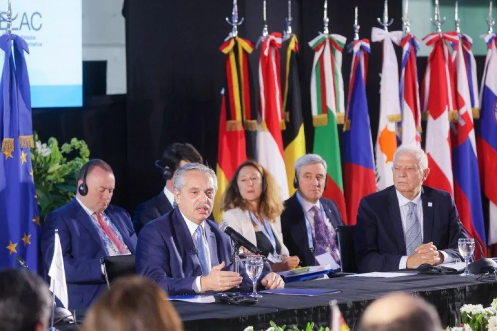 Alberto Fernández buscar fortalecer su imagen al encabezar la cumbre de la CELAC