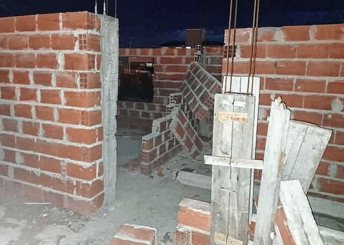 Desolación total: delincuentes vandalizaron y robaron la casa en construcción de un bombero