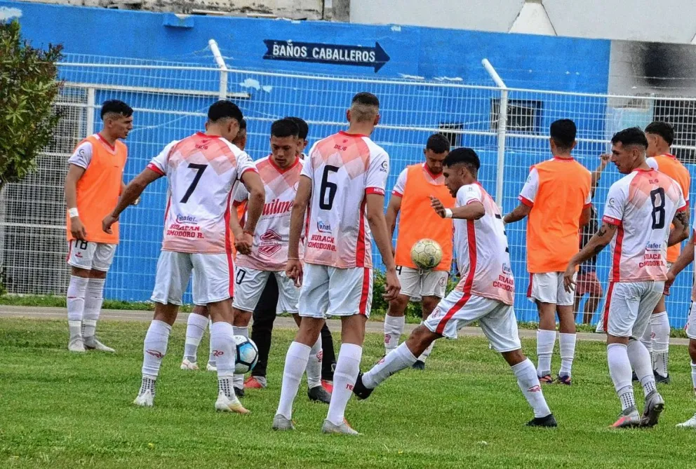 Jorge Montesino continuará como director técnico de Huracán