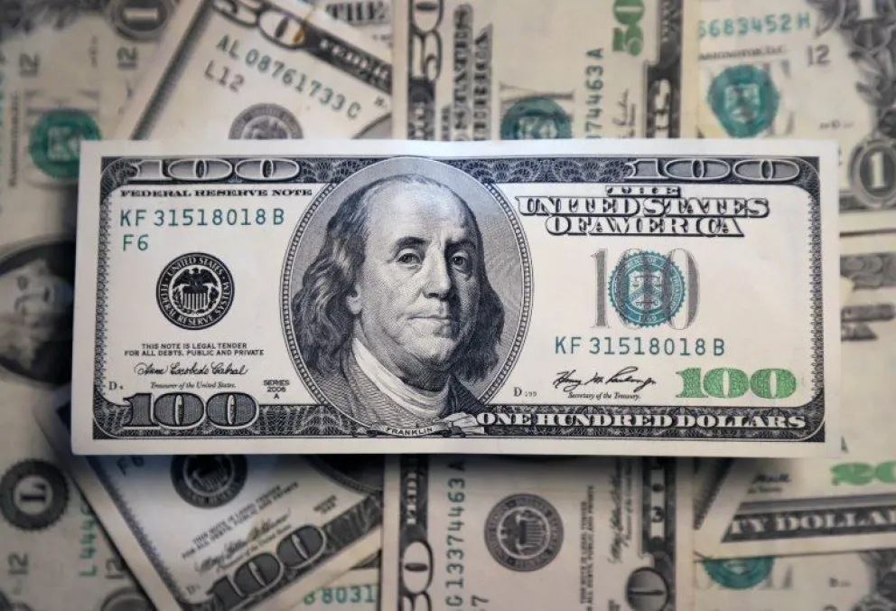 El dólar blue aceleró y los financieros subieron hasta 18 pesos