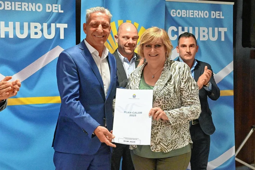 Arcioni puso en marcha el Plan Calor 2023 destinando 82 millones de pesos en toda la provincia