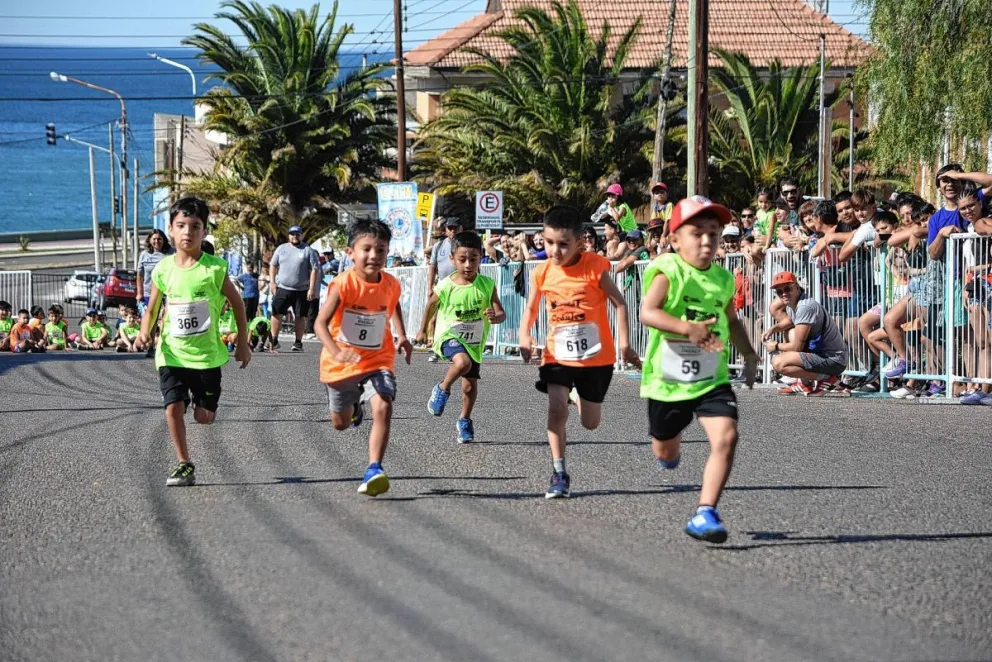 Los más chicos dieron sus primeros pasos en la Corrida de Crónica