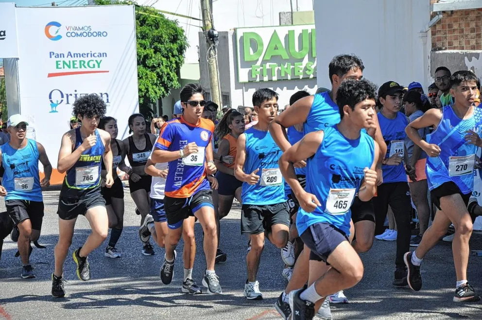 Los Juveniles brindaron espectáculo