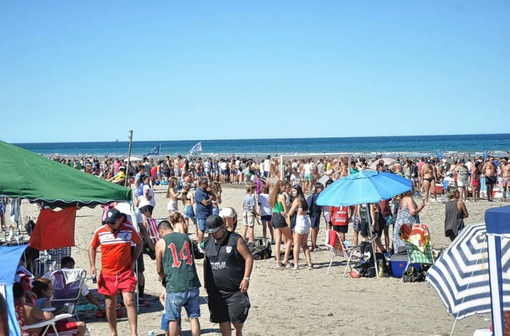 Con 34 grados, explotaron las playas de Comodoro y Rada Tilly el fin de semana