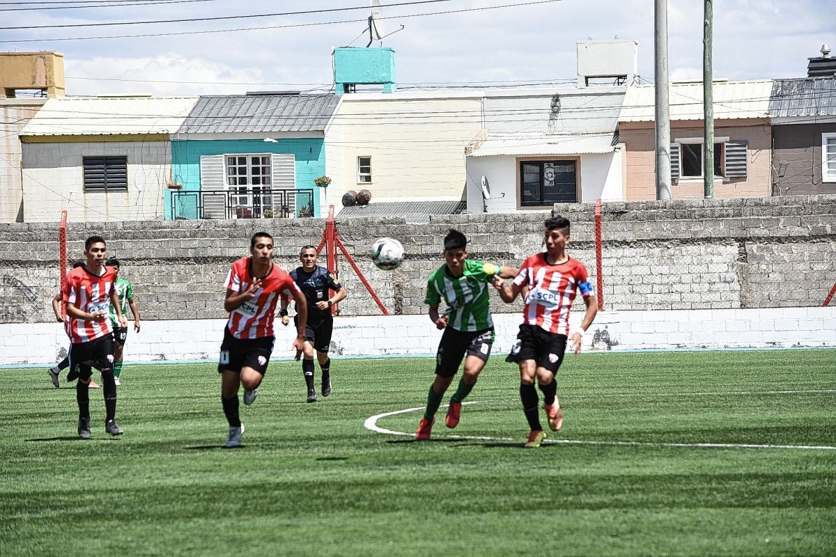 El fútbol oficial comenzará en marzo