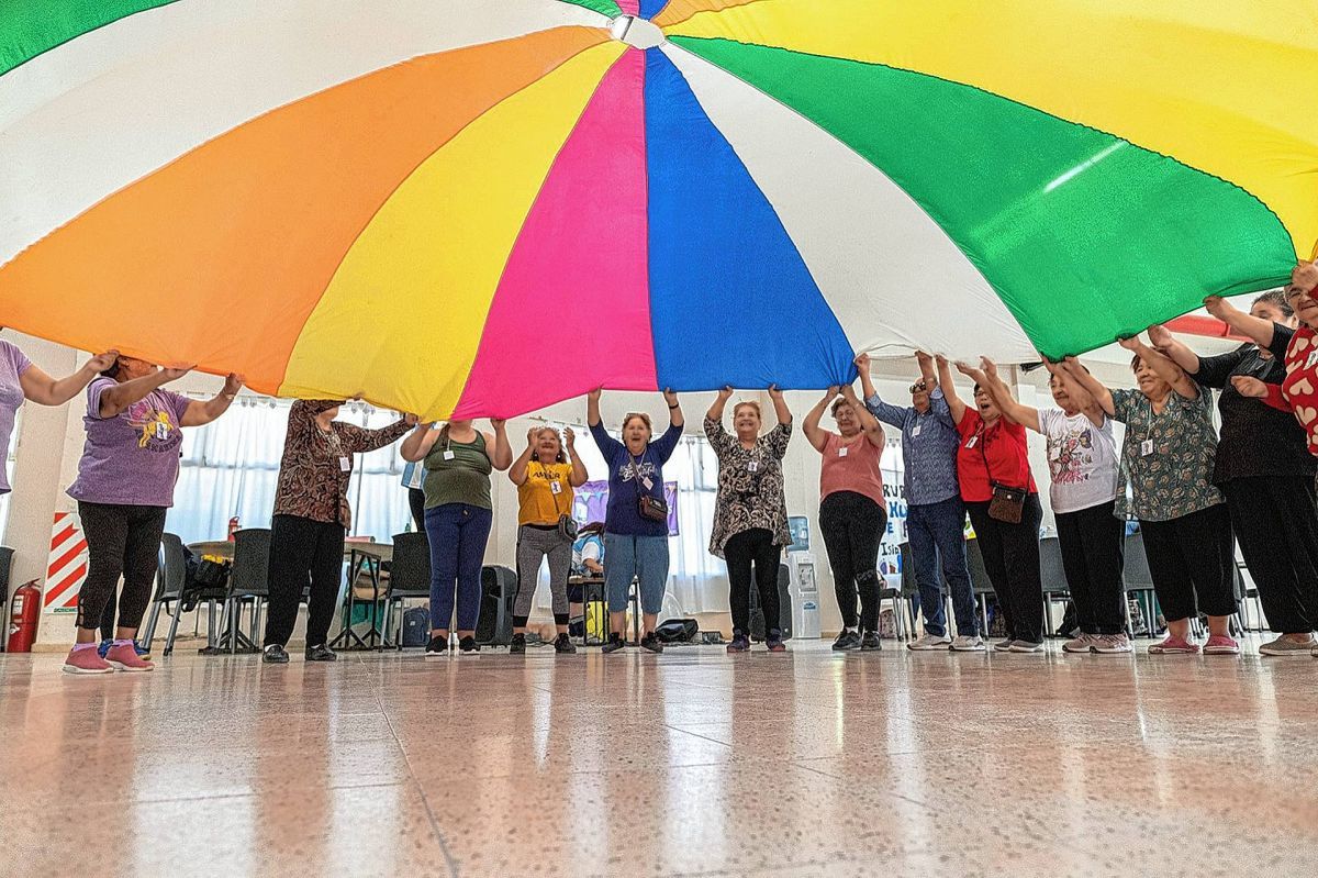 Comenzaron las actividades de verano para adultos mayores | Diario Crónica