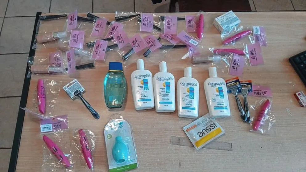 Una pareja detenida por intentar hurtar cosméticos de supermercados de KM 4