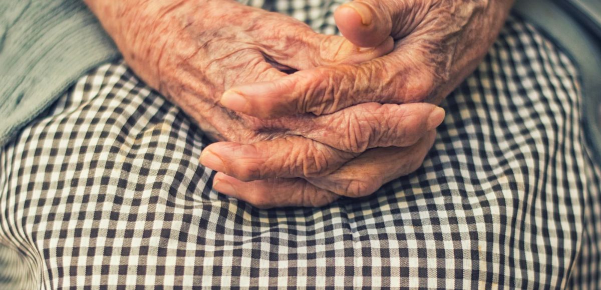 Grave denuncia por la estafa “moral y económica” contra una abuela