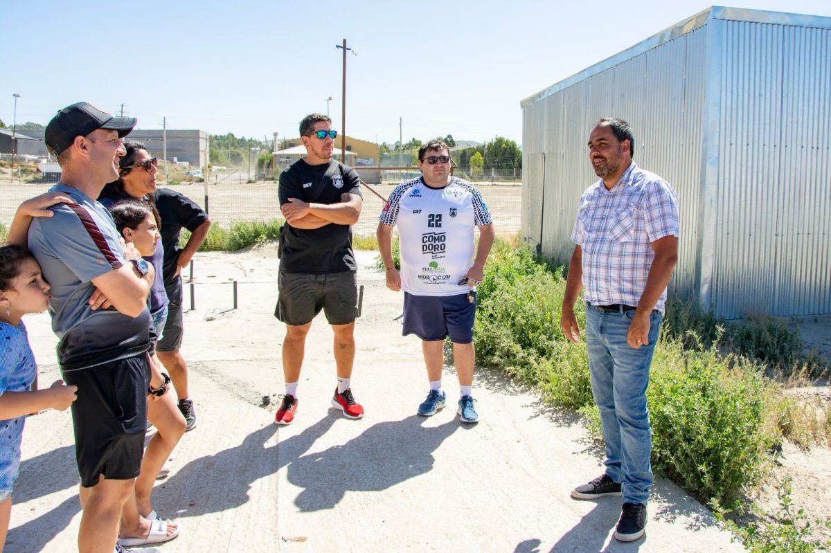 Funcionarios recorrieron las obras que se realizan en el Club Nueva Generación